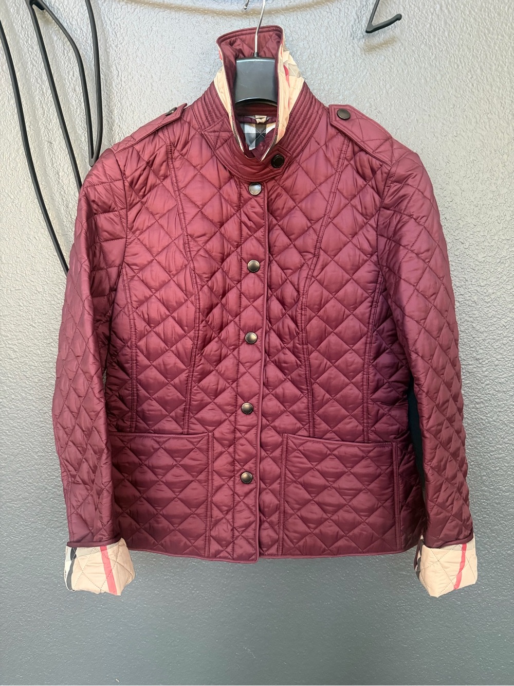 Burberry Brit Women’s Quilted Jacket Size M Burgundy Nova Check Lined